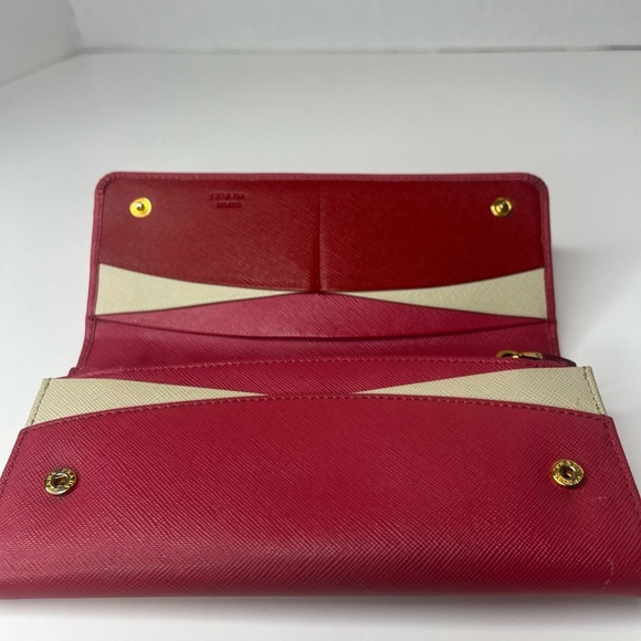 ♥️PRADA RED Saffiano Metal Calfskin Leather Continental/Long Wallet | PRELOVED♥️ - Picture 11 of 16